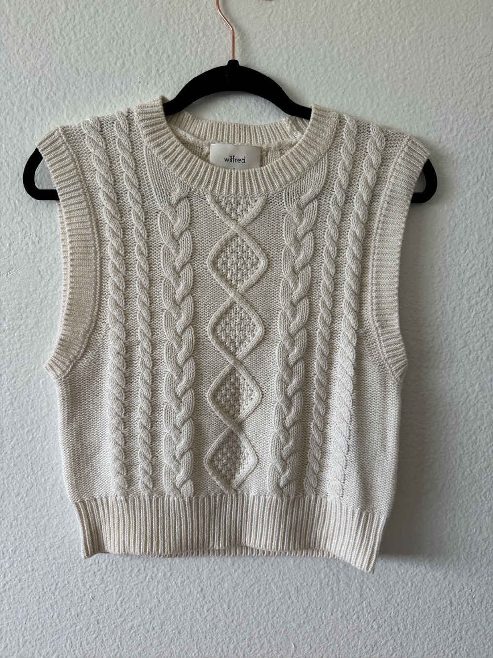 Wilfred Cream Cable-Knit Sleeveless Sweater Vest